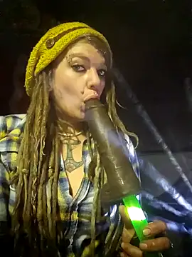 Horny hippie online show from February 2025 09:20:02 PM