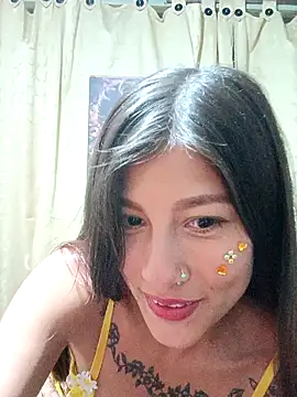 Snapshot of Roslin-nix2 chatting on November 2025 09:18:01 PM Roslin-nix2 online show from November 2025 09:18:01 PM