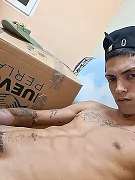 KingWhitexxx online show from November 2025 02:14:02 AM