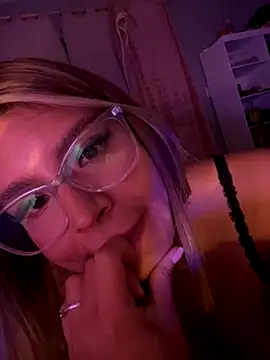 Alexarrm 17 online show from November 2025 03:52:01 AM