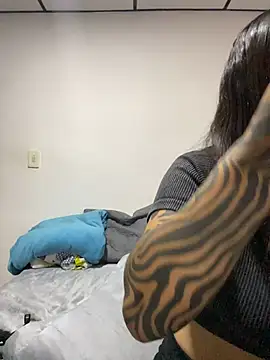 Snapshot of Alana_Arang chatting on November 2025 01:51:02 AM Alana Arang online show from November 2025 01:51:02 AM