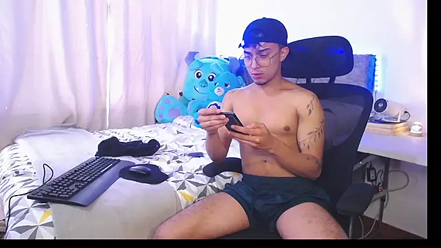 Thyler west23 online show from November 2025 03:58:02 PM