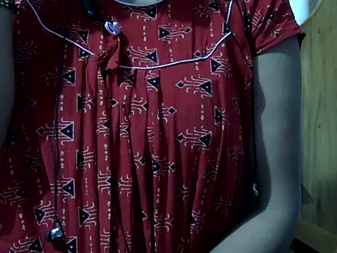 Snapshot of Hot_Princess2000 chatting on December 2025 07:06:02 AM Hot Princess2000 online show from December 2025 07:06:02 AM