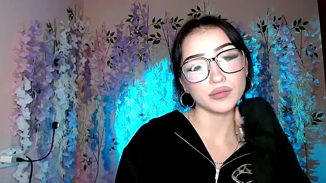 Snapshot of Sweeet_Sss chatting on November 2025 03:25:01 PM Sweeet Sss online show from November 2025 03:25:01 PM