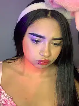 Snapshot of Angie_bunny_ chatting on November 2025 12:24:01 AM Angie bunny online show from November 2025 12:24:01 AM