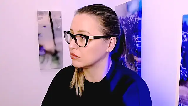 MilisBrey  online show from November 2025 10:18:01 AM