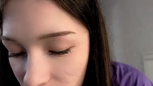 Snapshot of YvonneShames chatting on December 2025 11:15:02 AM YvonneShames online show from December 2025 11:15:02 AM