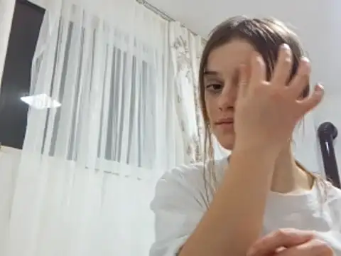 Snapshot of MildredVillareal chatting on December 2025 04:47:02 PM MildredVillareal online show from December 2025 04:47:02 PM