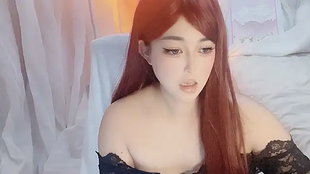 Snapshot of EmmaLower chatting on December 2025 05:46:01 AM EmmaLower online show from December 2025 05:46:01 AM