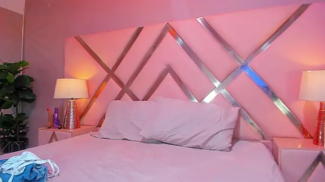 ViolettaLane online show from December 2025 11:59:01 AM