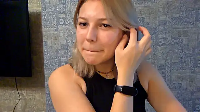 ShinyJules online show from November 2025 02:53:02 PM