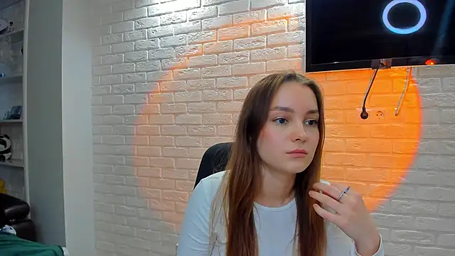 LouiseFlower  online show from November 2025 07:33:02 AM