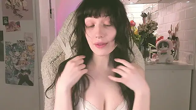 MePretty online show from March 2025 09:29:02 PM