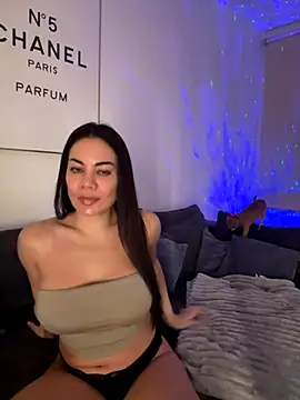 Snapshot of AsianDreamx chatting on December 2025 08:06:02 PM AsianDreamx online show from December 2025 08:06:02 PM