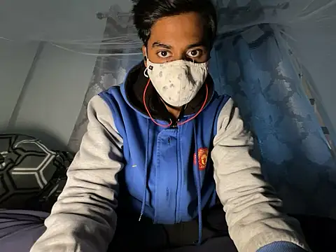 hunterboy2001 online show from December 2025 09:04:02 AM