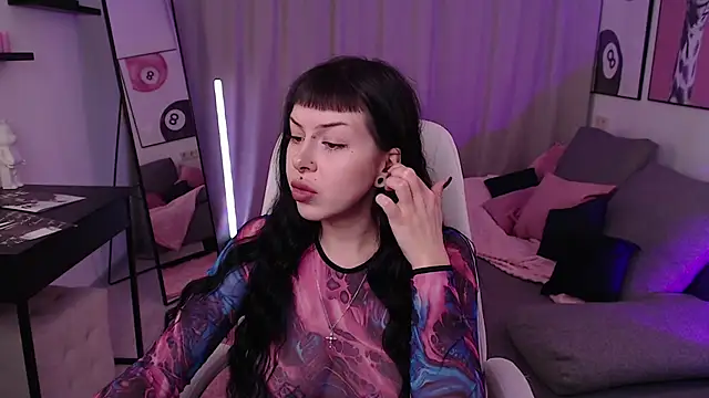 Snapshot of Eliza_Bennet chatting on December 2025 07:36:01 AM Eliza Bennet online show from December 2025 07:36:01 AM