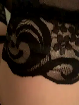 Snapshot of CherryCe chatting on December 2025 10:25:02 PM CherryCe online show from December 2025 10:25:02 PM