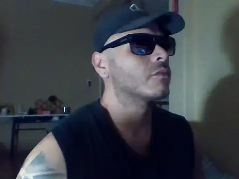 Snapshot of antagonista90 chatting on December 2025 01:34:01 AM antagonista90 online show from December 2025 01:34:01 AM