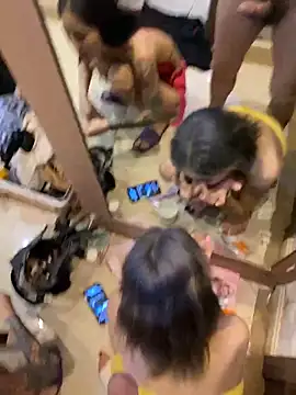 Snapshot of r-u-ok chatting on December 2025 09:53:02 PM r-u-ok online show from December 2025 09:53:02 PM