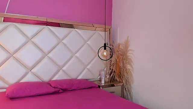 Snapshot of KeylaDolse chatting on December 2025 04:34:01 PM KeylaDolse online show from December 2025 04:34:01 PM