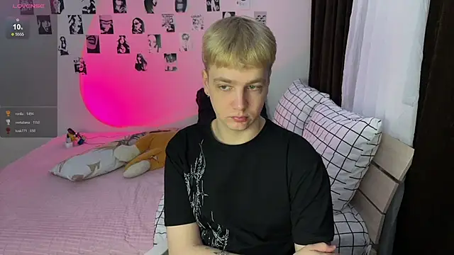 Snapshot of olivertasty2 chatting on December 2025 01:05:01 PM olivertasty2 online show from December 2025 01:05:01 PM