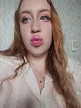 Snapshot of ElonaFox chatting on December 2025 03:30:02 PM ElonaFox online show from December 2025 03:30:02 PM