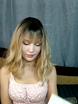 Selina Heart online show from December 2025 07:44:01 PM