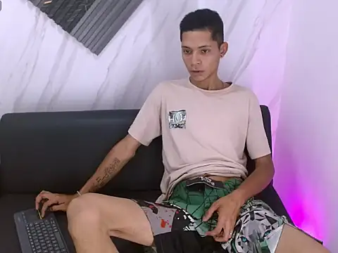 Snapshot of Axel_Marcu chatting on December 2025 12:25:01 PM Axel Marcu online show from December 2025 12:25:01 PM