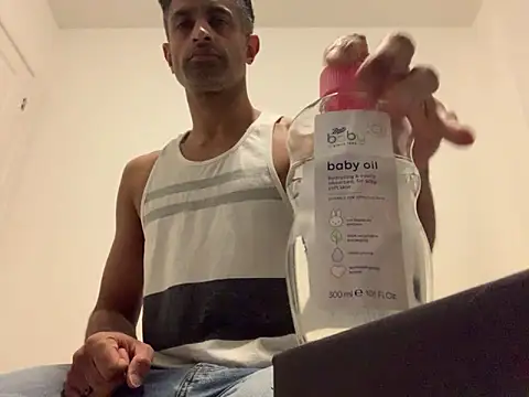 Snapshot of RandyRik chatting on December 2025 08:37:02 PM RandyRik online show from December 2025 08:37:02 PM