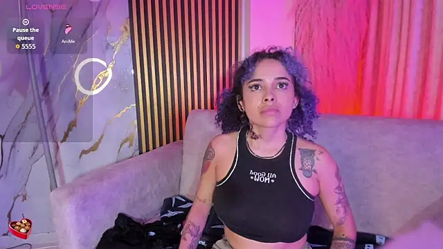 Snapshot of velvet_ari chatting on December 2025 04:28:02 AM velvet ari online show from December 2025 04:28:02 AM