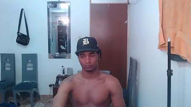 Snapshot of Dani_browx chatting on December 2025 03:38:02 PM Dani browx online show from December 2025 03:38:02 PM