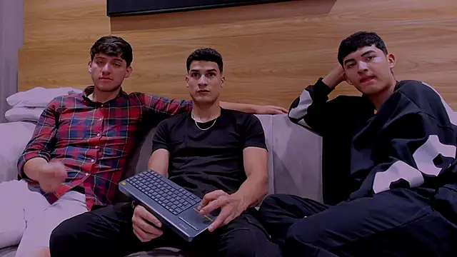 Snapshot of big__friends chatting on December 2025 01:48:01 PM big friends online show from December 2025 01:48:01 PM