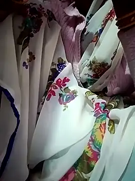 Snapshot of Rashili chatting on December 2025 04:28:02 AM Rashili online show from December 2025 04:28:02 AM