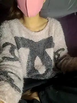 Snapshot of polly_chan chatting on December 2025 02:28:01 AM polly chan online show from December 2025 02:28:01 AM