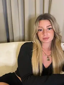 Snapshot of lilavv chatting on December 2025 01:26:01 PM lilavv online show from December 2025 01:26:01 PM