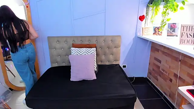 Snapshot of maiterivas chatting on December 2025 08:02:02 PM maiterivas online show from December 2025 08:02:02 PM