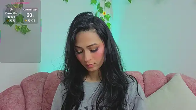 Madison Cortes online show from December 2025 09:52:02 PM