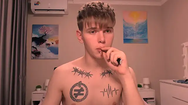 Snapshot of Fredd_Xanders chatting on December 2025 08:14:02 PM Fredd Xanders online show from December 2025 08:14:02 PM