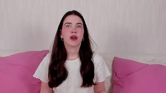 Snapshot of Kimberlybondd chatting on December 2025 08:35:01 PM Kimberlybondd online show from December 2025 08:35:01 PM