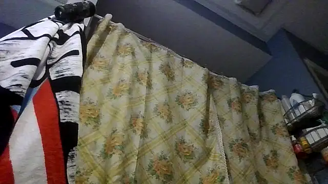 Snapshot of wecrulb chatting on December 2025 08:02:01 PM wecrulb online show from December 2025 08:02:01 PM