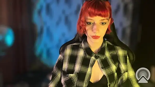 Snapshot of RedFica chatting on December 2025 07:53:02 PM RedFica online show from December 2025 07:53:02 PM