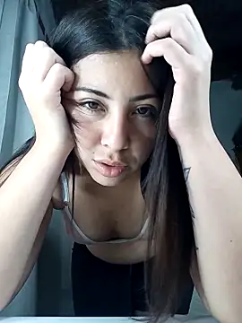 Snapshot of emmacurvyhot chatting on December 2025 04:22:01 PM emmacurvyhot online show from December 2025 04:22:01 PM