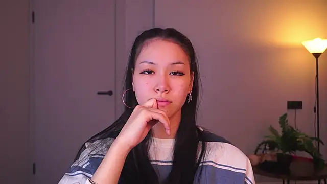 Snapshot of DonaPelligrino chatting on December 2025 05:57:02 AM DonaPelligrino online show from December 2025 05:57:02 AM