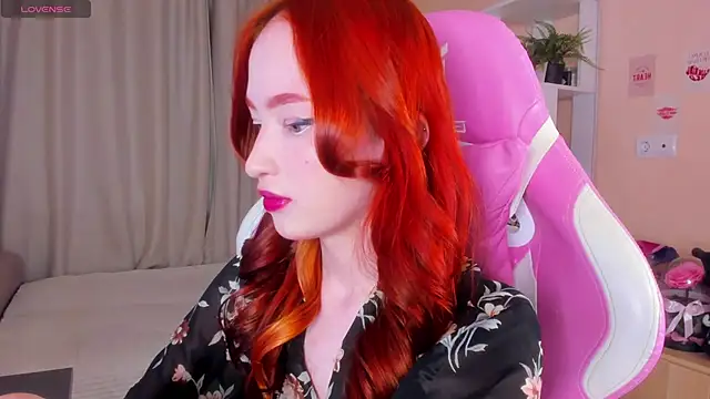 Snapshot of sunflare_ chatting on December 2025 05:28:02 PM sunflare online show from December 2025 05:28:02 PM