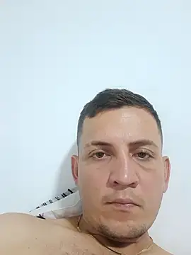 Elmonito18 online show from December 2025 03:20:04 PM