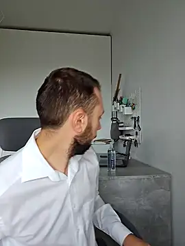 Snapshot of Lovebackground chatting on October 2025 08:42:02 AM Lovebackground online show from October 2025 08:42:02 AM