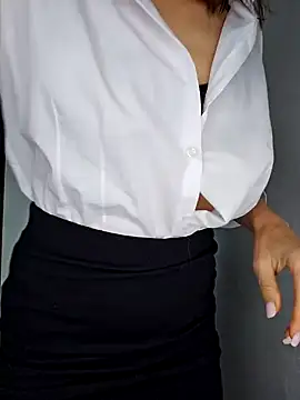 Snapshot of Lovebackground chatting on October 2025 08:37:01 AM Lovebackground online show from October 2025 08:37:01 AM