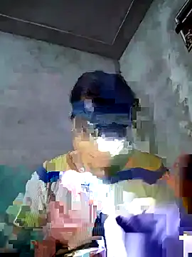 honey-kis online show from December 2025 12:00:01 PM