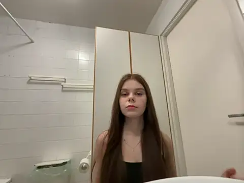 Snapshot of LeyaFlamy chatting on December 2025 04:34:02 PM LeyaFlamy online show from December 2025 04:34:02 PM