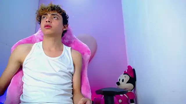 Snapshot of Franyerr_ chatting on December 2025 08:46:01 PM Franyerr online show from December 2025 08:46:01 PM